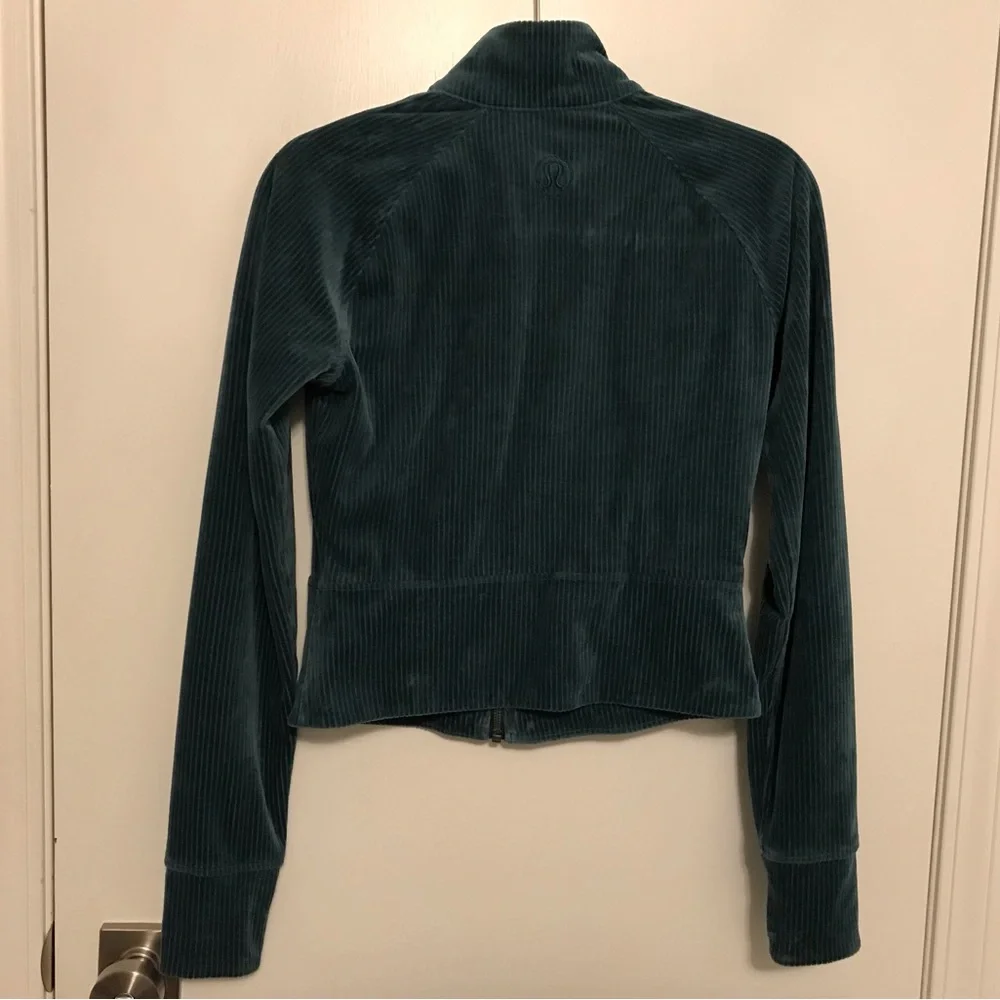 Lululemon Scuba Track Jacket *Velvet Cord EUC
Storm Teal W3HN5S - Picture 9 of 10